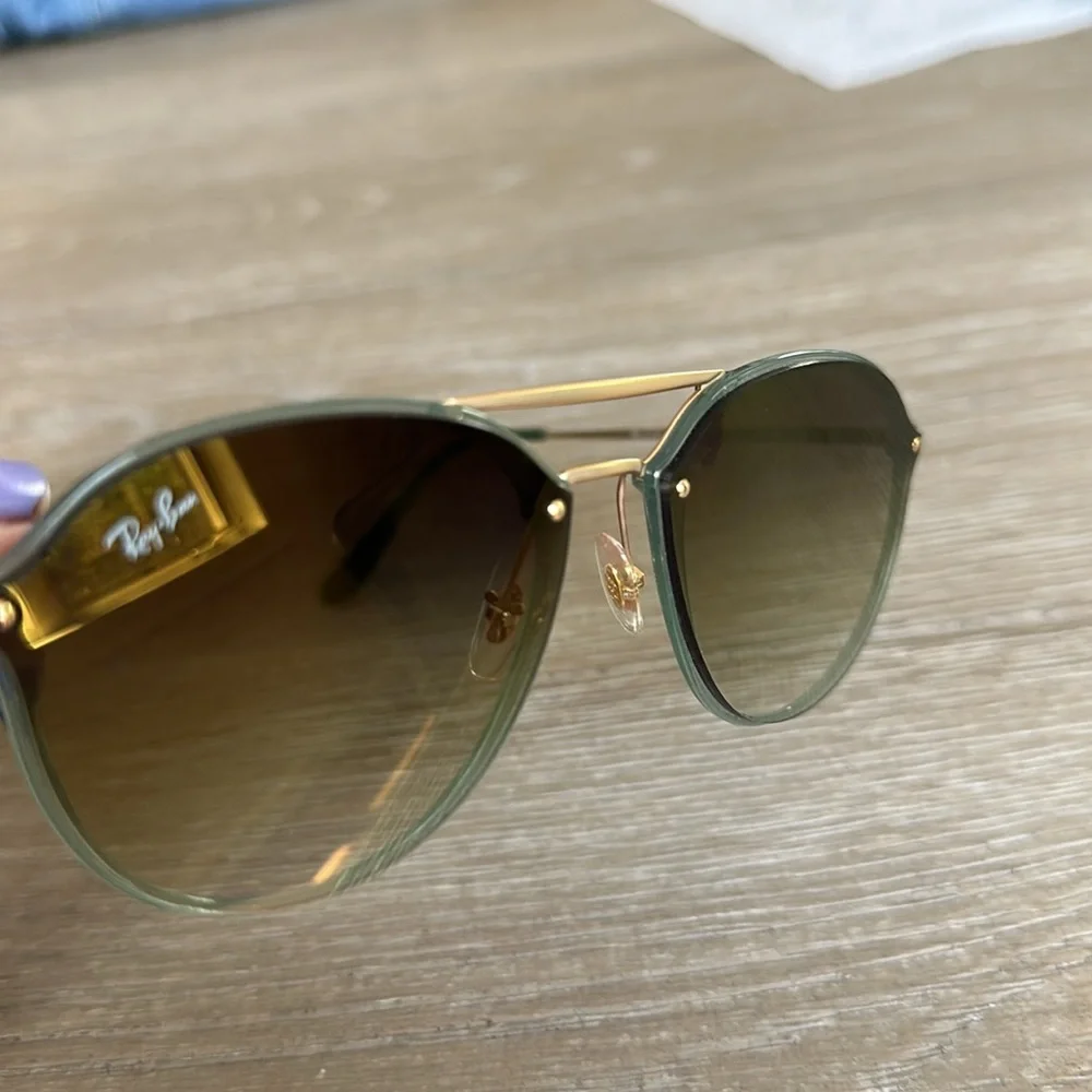 Ray-Ban Green lens gold frame Sunglasses - Picture 5 of 5